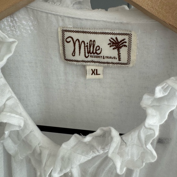 Chic White Embroidered Blouse - Picture 2 of 5